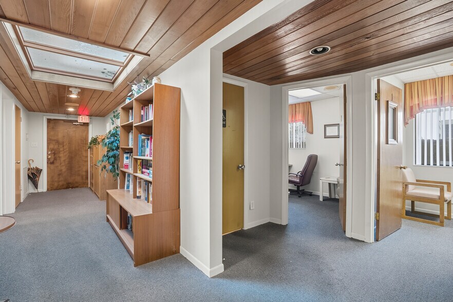 More Photos Of 908 S Fort Harrison Ave, Clearwater Office For Sale