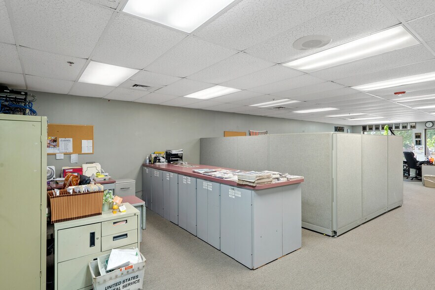 More Photos Of 1624 N Meadowcrest Blvd, Crystal River Manufacturing For Lease