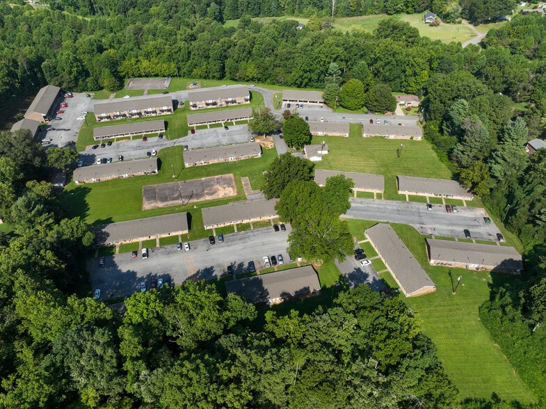 More Photos Of 100 S Kirkland Ave, Elkin Apartments For Sale