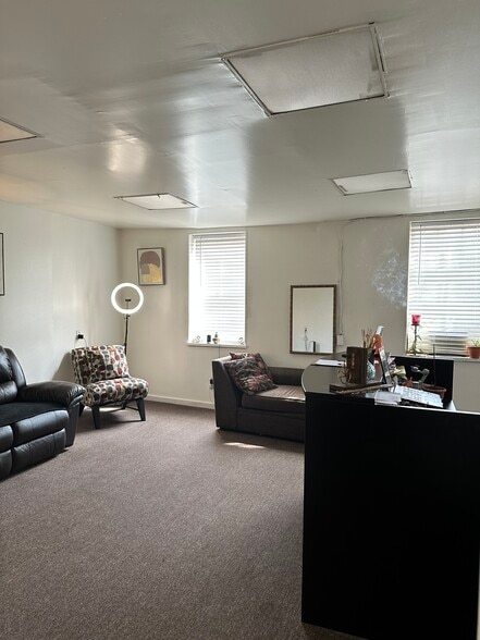 More Photos Of 508 S Broadway, Baltimore Storefront Retail Office For Sale