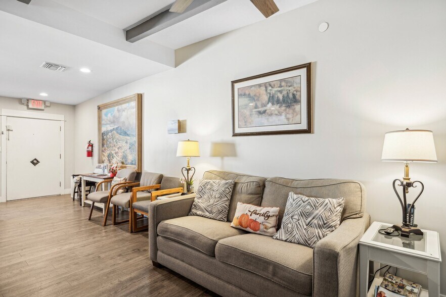 More Photos Of 5926 E Wilshire Dr, Scottsdale Assisted Living For Sale