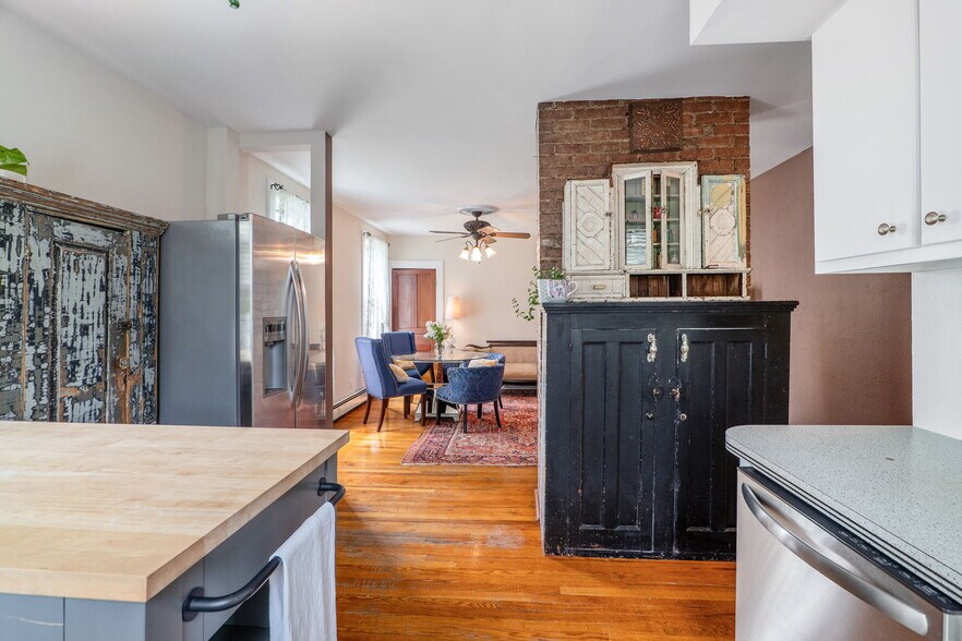 More Photos Of 462-470 2nd Ave, Troy Storefront Retail Residential For Sale