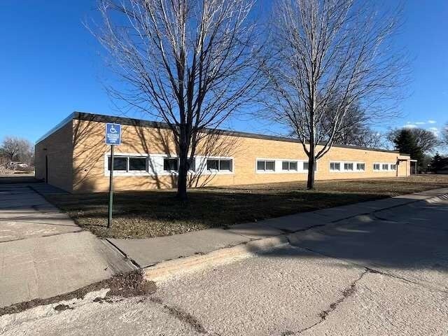More Photos Of 407 N Holt St, Atkinson Schools For Sale