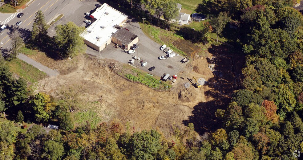 More Photos Of 836 Troy Schenectady Rd, Latham Freestanding For Lease