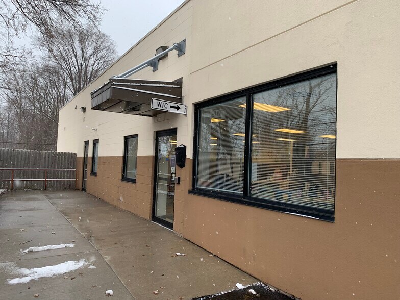 More Photos Of 2670-2672 W Ridge Rd, Greece Freestanding For Lease