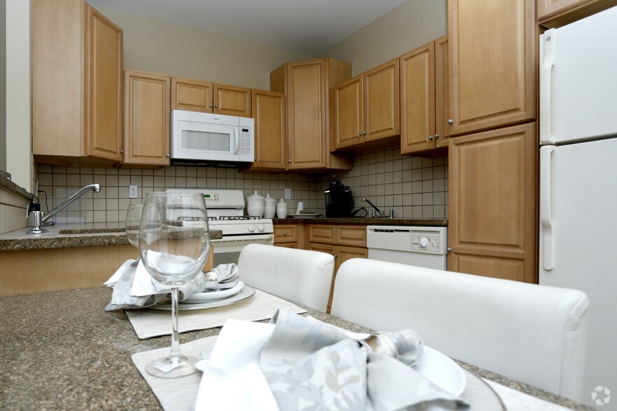 More Photos Of 415-419 Cedar Bridge Ave, Lakewood Apartments For Lease