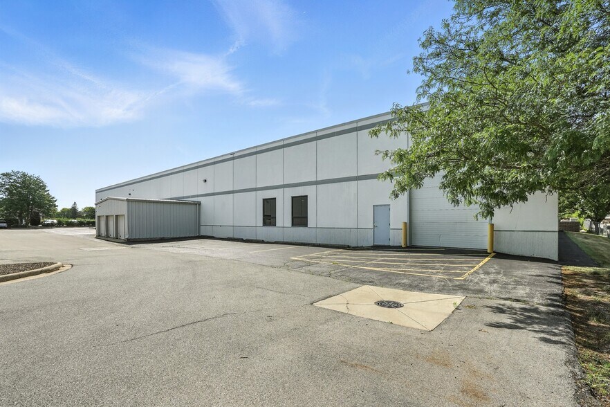 More Photos Of 8130 River Dr, Morton Grove Warehouse For Sale