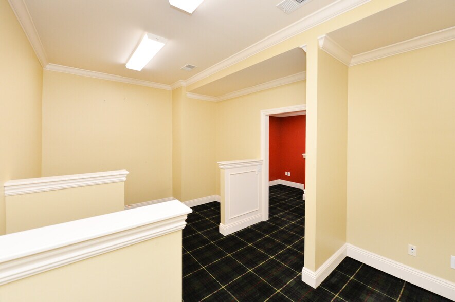 More Photos Of 45-47 E Main St, Ramsey Office Residential For Lease