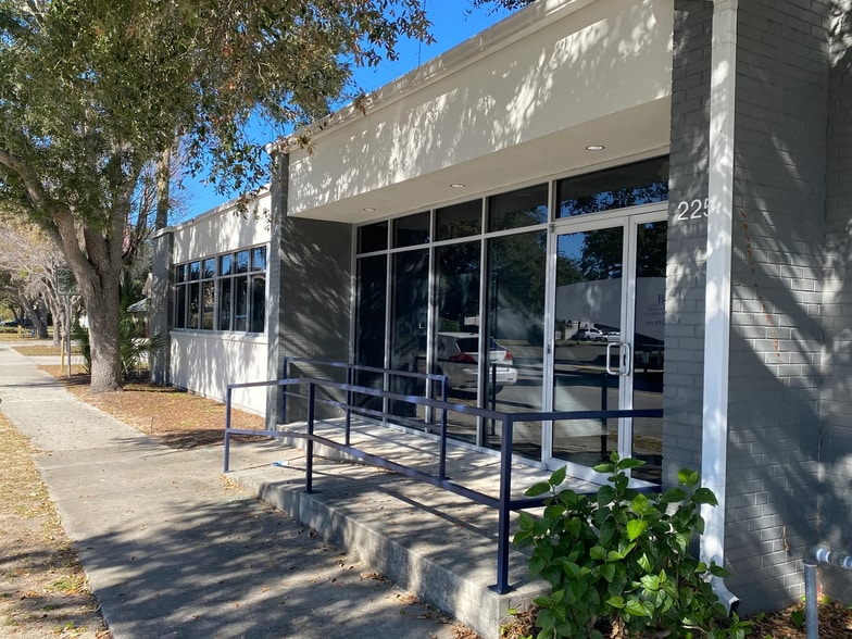More Photos Of 225 Avenue D NW, Winter Haven Medical For Lease