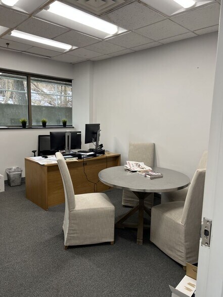 More Photos Of 14 Beaver Rd, Branford Distribution For Lease