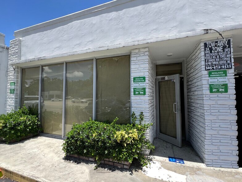More Photos Of 6630 Biscayne Blvd, Miami Medical For Lease