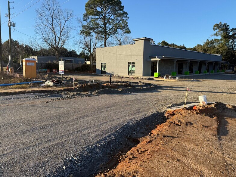 More Photos Of 5950 9 Mile, Pensacola Storefront For Lease