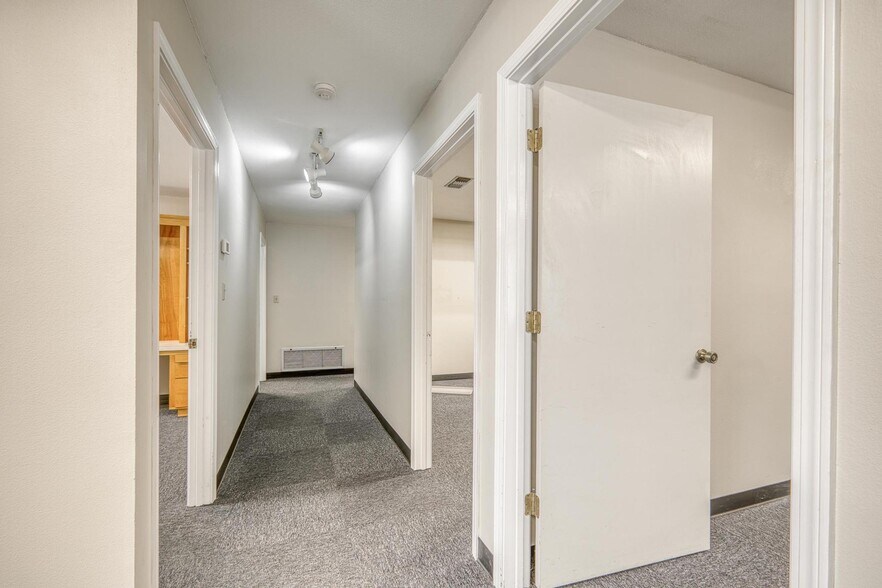 More Photos Of 1014 Creighton Rd, Pensacola Flex For Lease