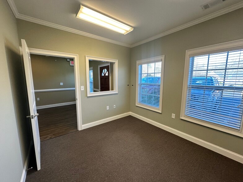More Photos Of 110 Samaritan Dr, Cumming Medical For Sale