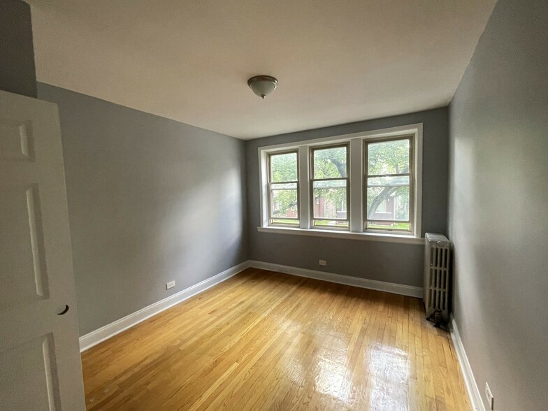 More Photos Of 2135 E 80th St, Chicago Apartments For Sale