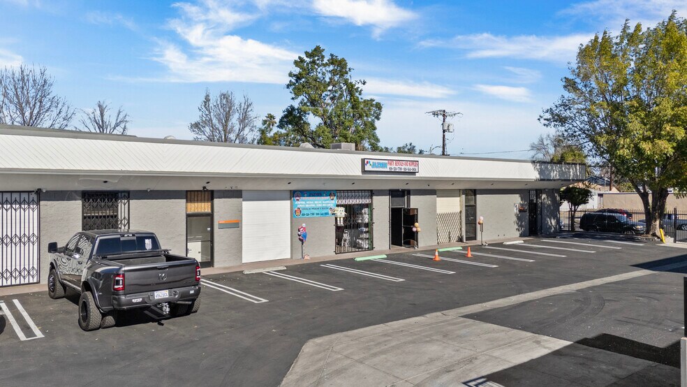 More Photos Of , Canoga Park Unknown For Sale