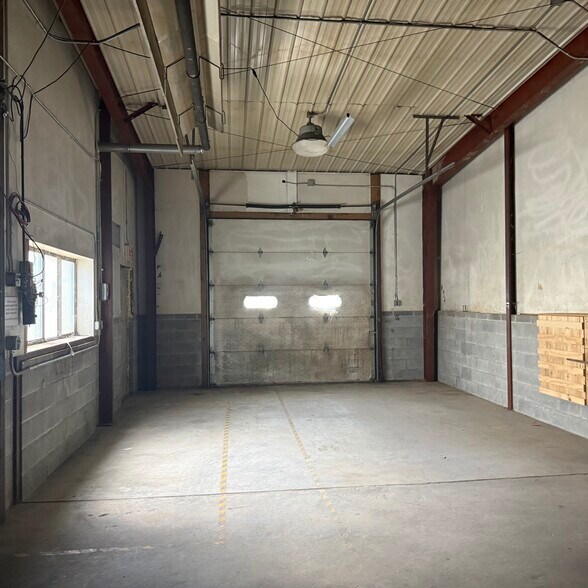More Photos Of 1410 Lincoln Ave, Utica Manufacturing For Sale