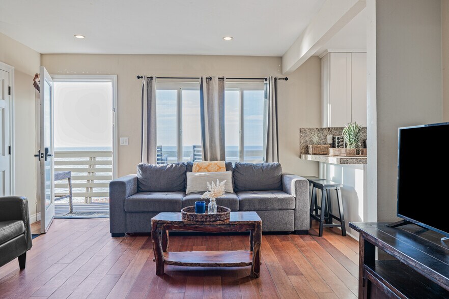 More Photos Of 1352-1364 Sunset Cliffs Blvd, San Diego Apartments For Sale