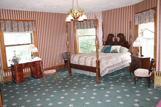 More Photos Of 526 N Main St, Elburn Religious Facility For Sale