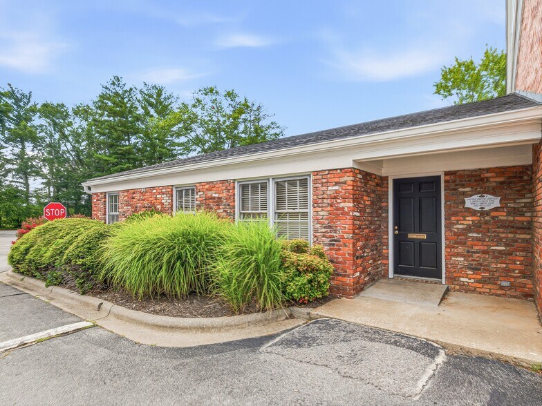 Primary Photo Of 5 Doctors Park, Asheville Medical For Lease