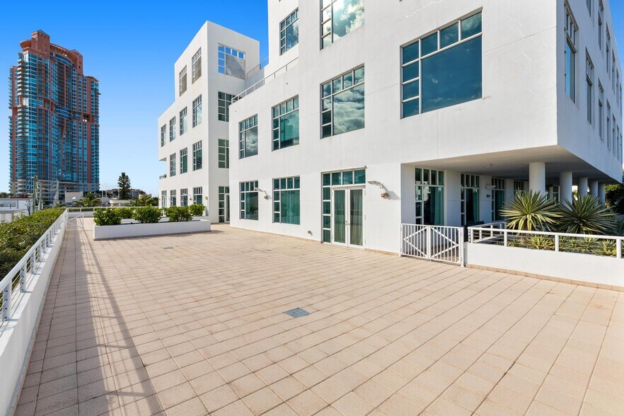 More Photos Of 119 Washington Ave, Miami Beach Office For Lease