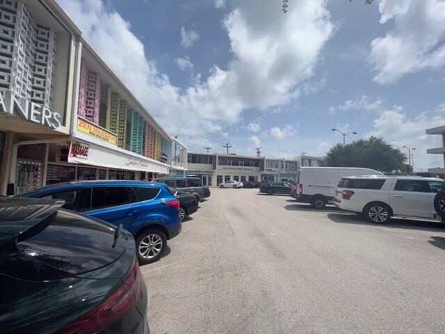 Primary Photo Of 2400 E Oakland Park Blvd, Fort Lauderdale Storefront Retail Office For Lease