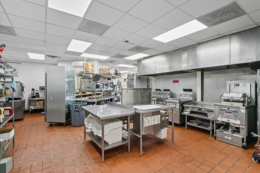 More Photos Of 31 S Wisconsin Dells Pky, Lake Delton Freestanding For Sale