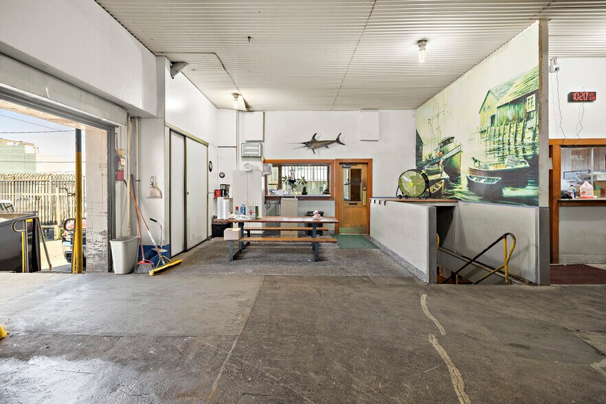 More Photos Of 410-414 Towne Ave, Los Angeles Warehouse For Sale