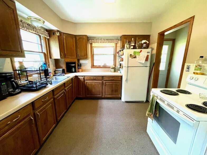 More Photos Of 2002 Midway Rd, Menomonie Restaurant For Sale