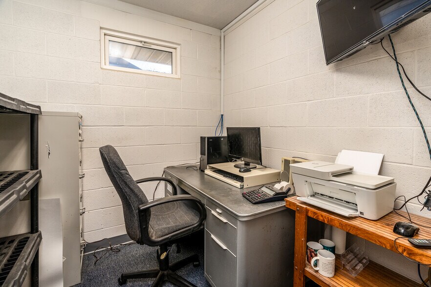 More Photos Of 602 S Court St, Marion Office For Sale