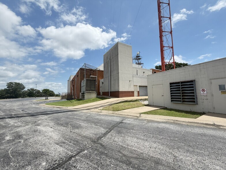 More Photos Of 3333 S 29th W Ave, Tulsa Office For Sale