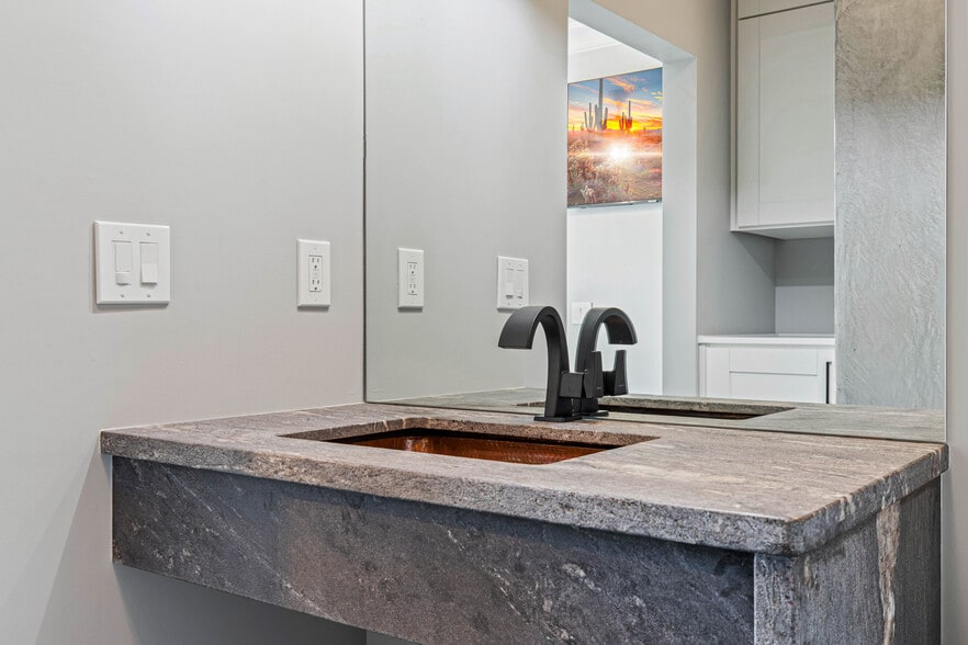 More Photos Of 30048 Yosemite Blvd, La Grange Bar For Sale