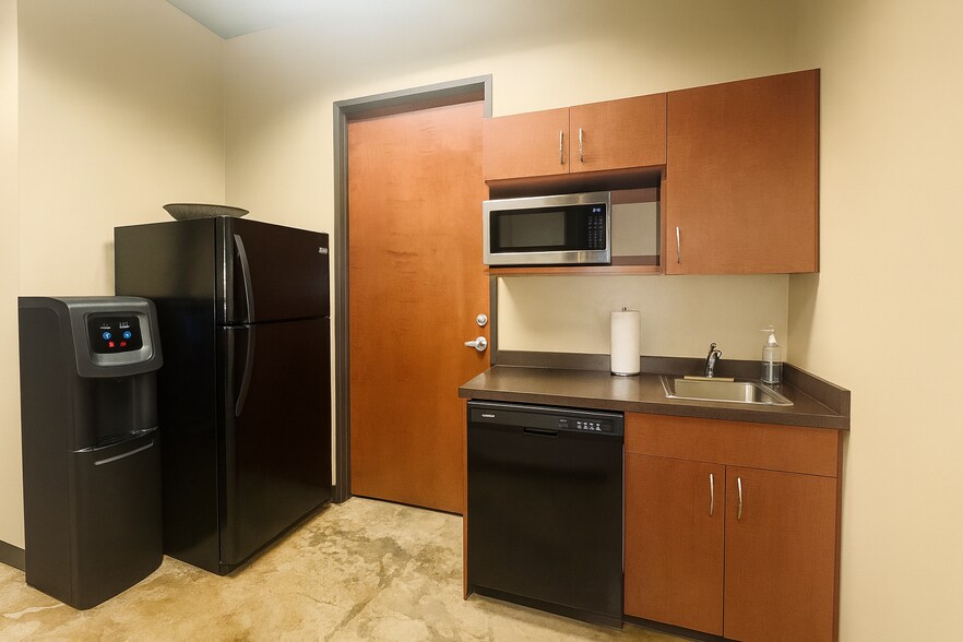 More Photos Of 2631 Packerland Dr, Green Bay Medical For Lease