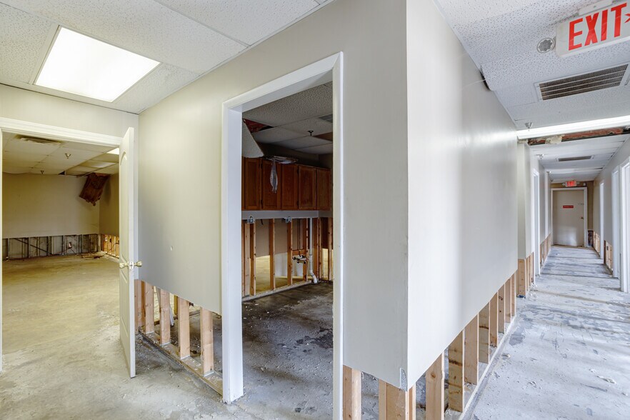 More Photos Of 6401 Centennial Blvd, Nashville Warehouse For Lease