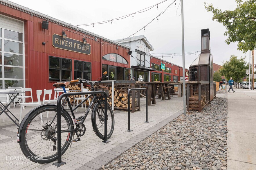 More Photos Of 500 SW Industrial Way, Bend Freestanding For Lease