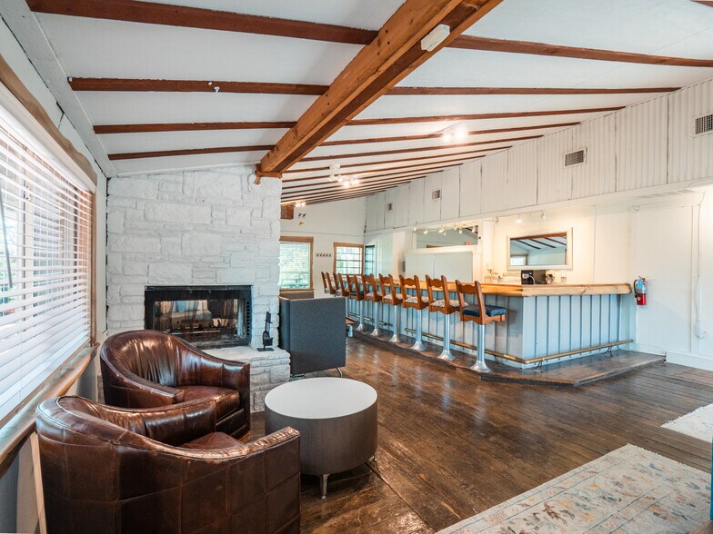 More Photos Of 13001 W Highway 71, Austin Storefront Retail Office For Sale