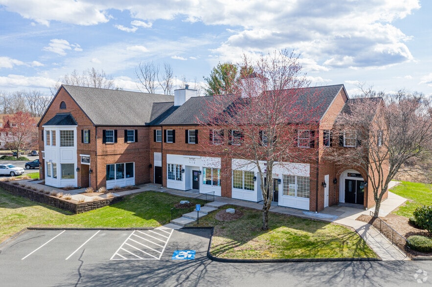 More Photos Of 1051 Farmington Ave, Farmington Unknown For Lease