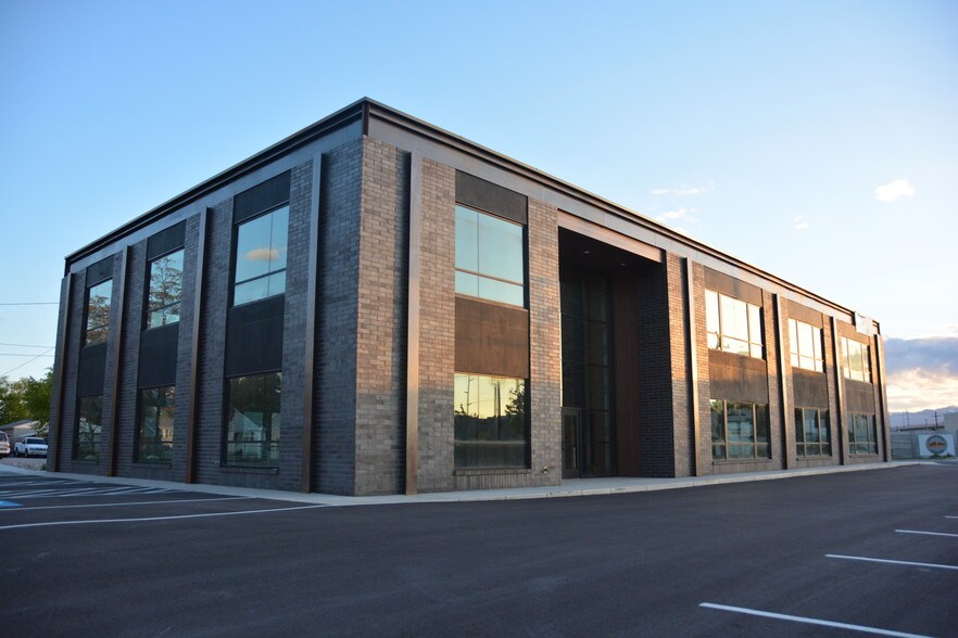 More Photos Of 5343 S Woodrow St, Murray Medical For Lease