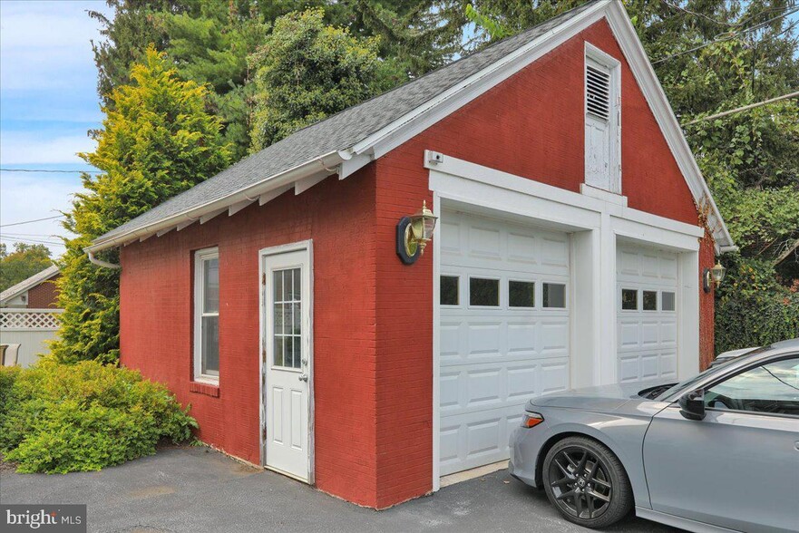 More Photos Of 325 E Lancaster Ave, Reading Office Residential For Sale