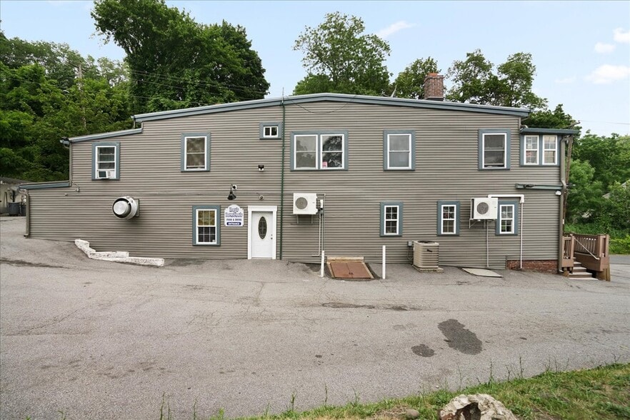 More Photos Of 1101 River Rd, New Windsor Township General Retail For Sale