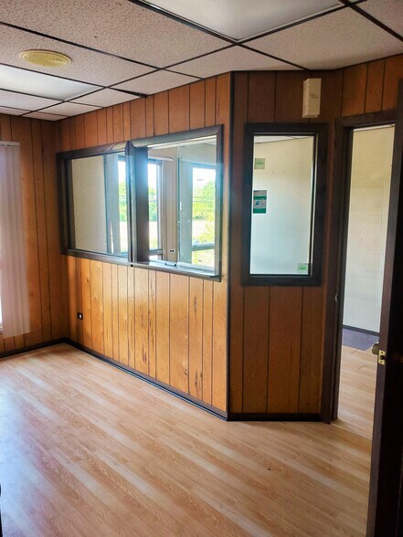 More Photos Of 95 W Grand Ave, Lake Villa Medical For Sale