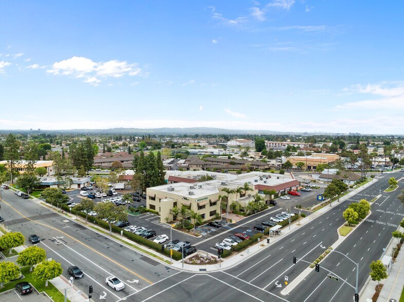 More Photos Of 13522 Newport Ave, Tustin Medical For Lease