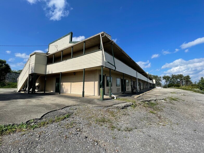 More Photos Of 126 Miller Ln, Waynesburg Hotel For Sale