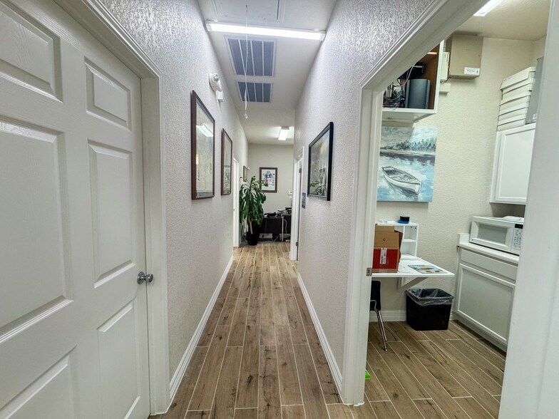 More Photos Of 600 Round Rock West, Round Rock Medical For Lease