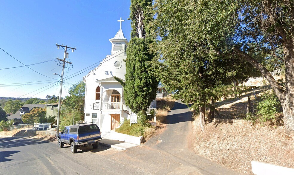 More Photos Of 18193 Seco st, Jamestown Specialty For Sale