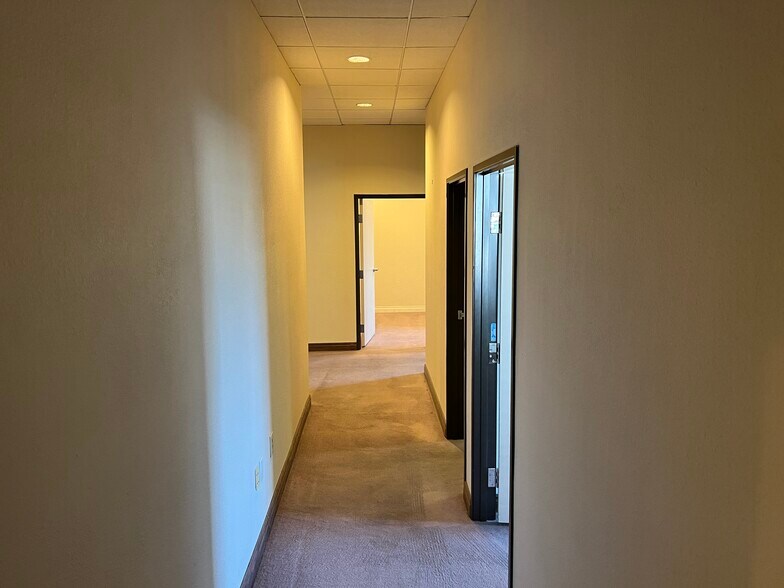 More Photos Of 5868 S Pecos Rd, Las Vegas Office For Sale