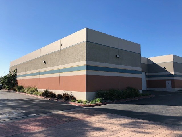 More Photos Of 4483 McGrath St, Ventura Service For Lease