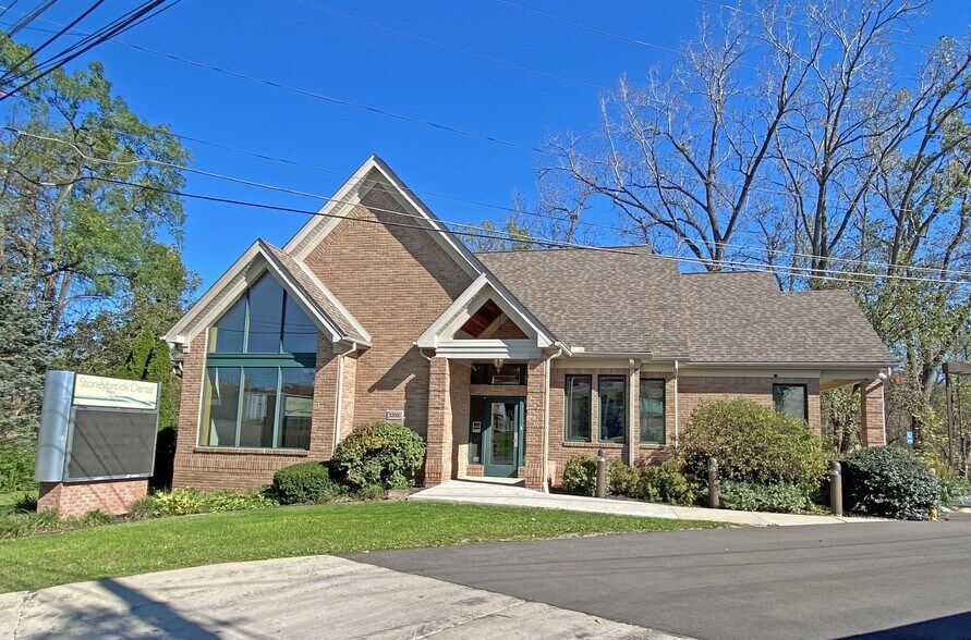Primary Photo Of 23020 Power Rd, Farmington Medical For Sale