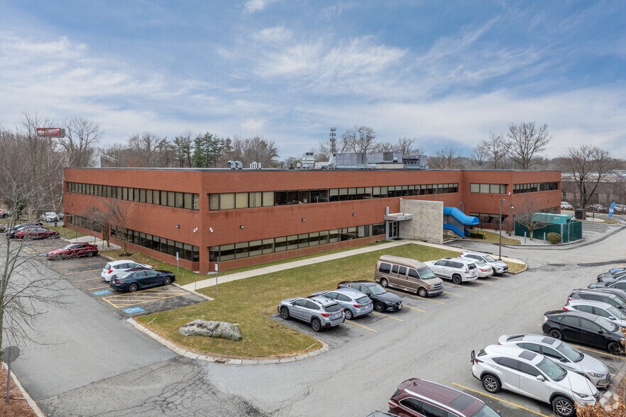 More Photos Of 847 Rogers St, Lowell Medical For Lease