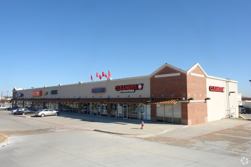 More Photos Of 2248 Central Dr, Bedford Freestanding For Lease